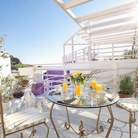 ホテル Harmony リンドス